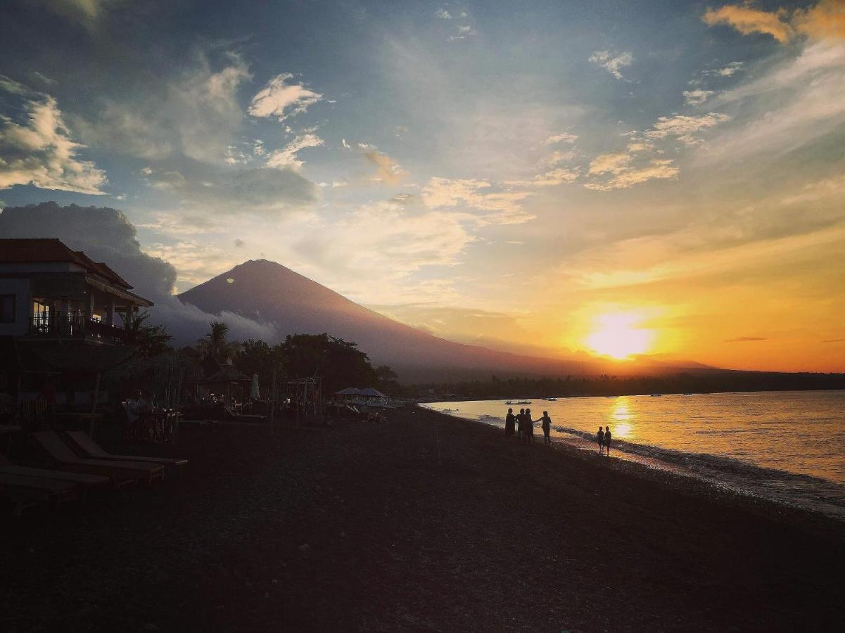 Black Sand Hostel Amed Ngoại thất bức ảnh